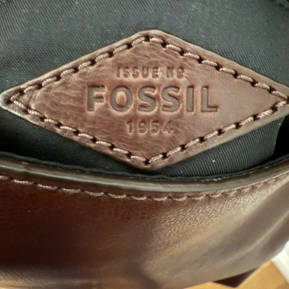 Fossil Willow Brown Leather Crossbody Bag - Picture 7 of 7